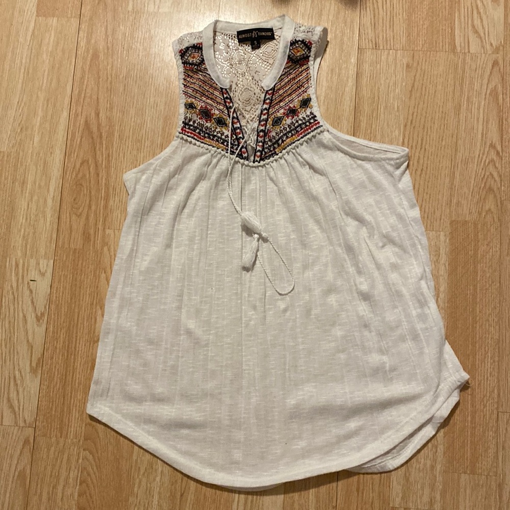 Sleeveless tank top